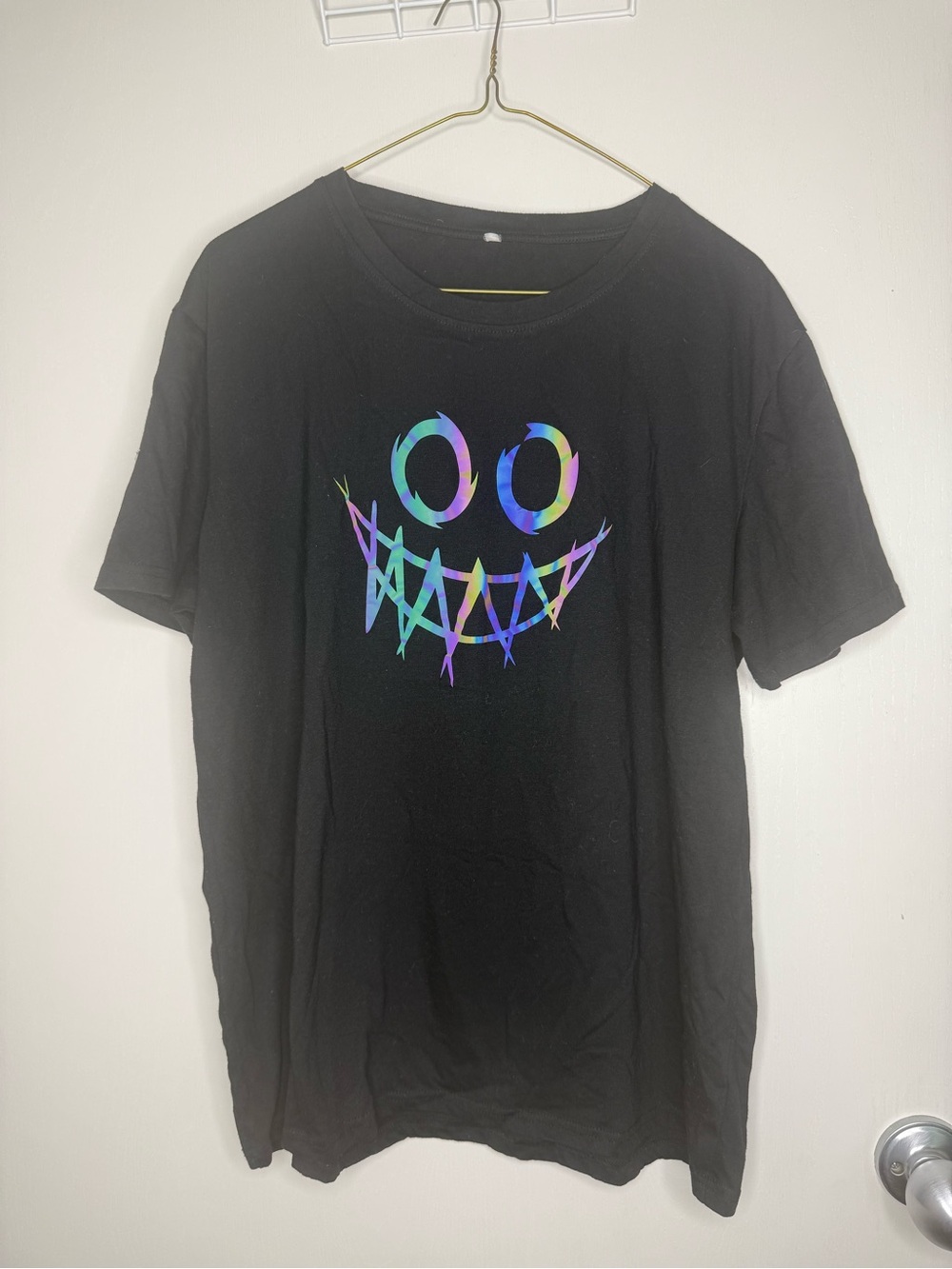 SHEIN Black Iridescent Smiley Face Graphic